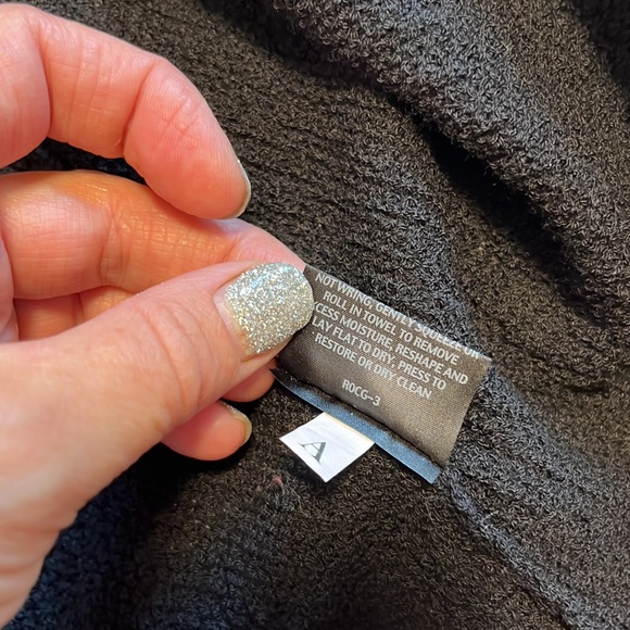 Eileen Fisher 100% wool shrug, sleeveless cardigan, open front, black, S - Picture 9 of 9